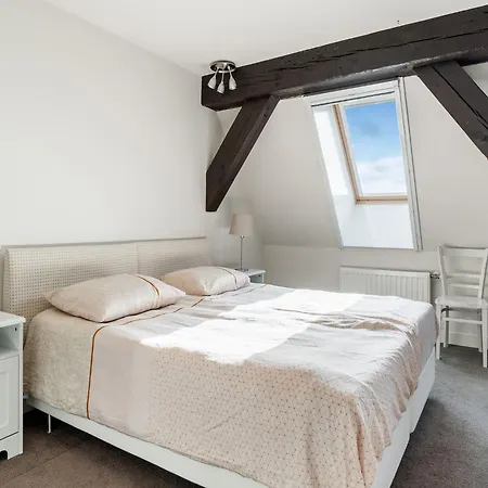 Spacious De Pauwenhof, Cleaning Included Semesterbostad Heiloo