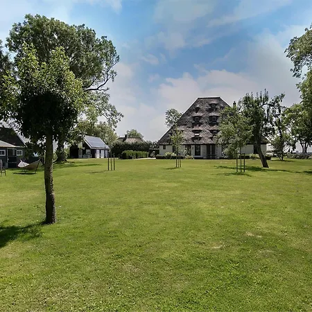 Spacious De Pauwenhof, Cleaning Included